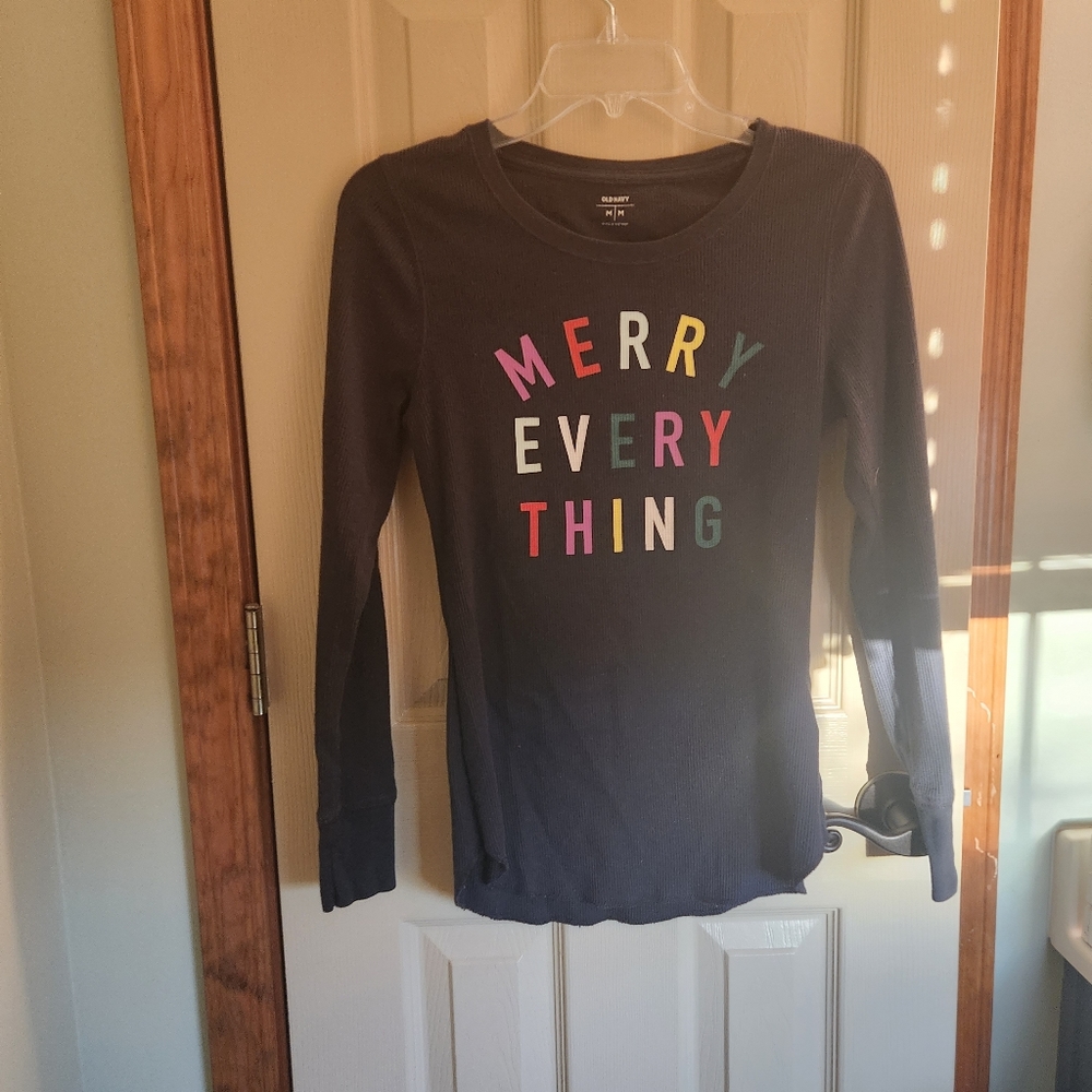 AEO "MERRY EVERYTHING" graphic thermal shirt size Medium rainbow 🌈 letters